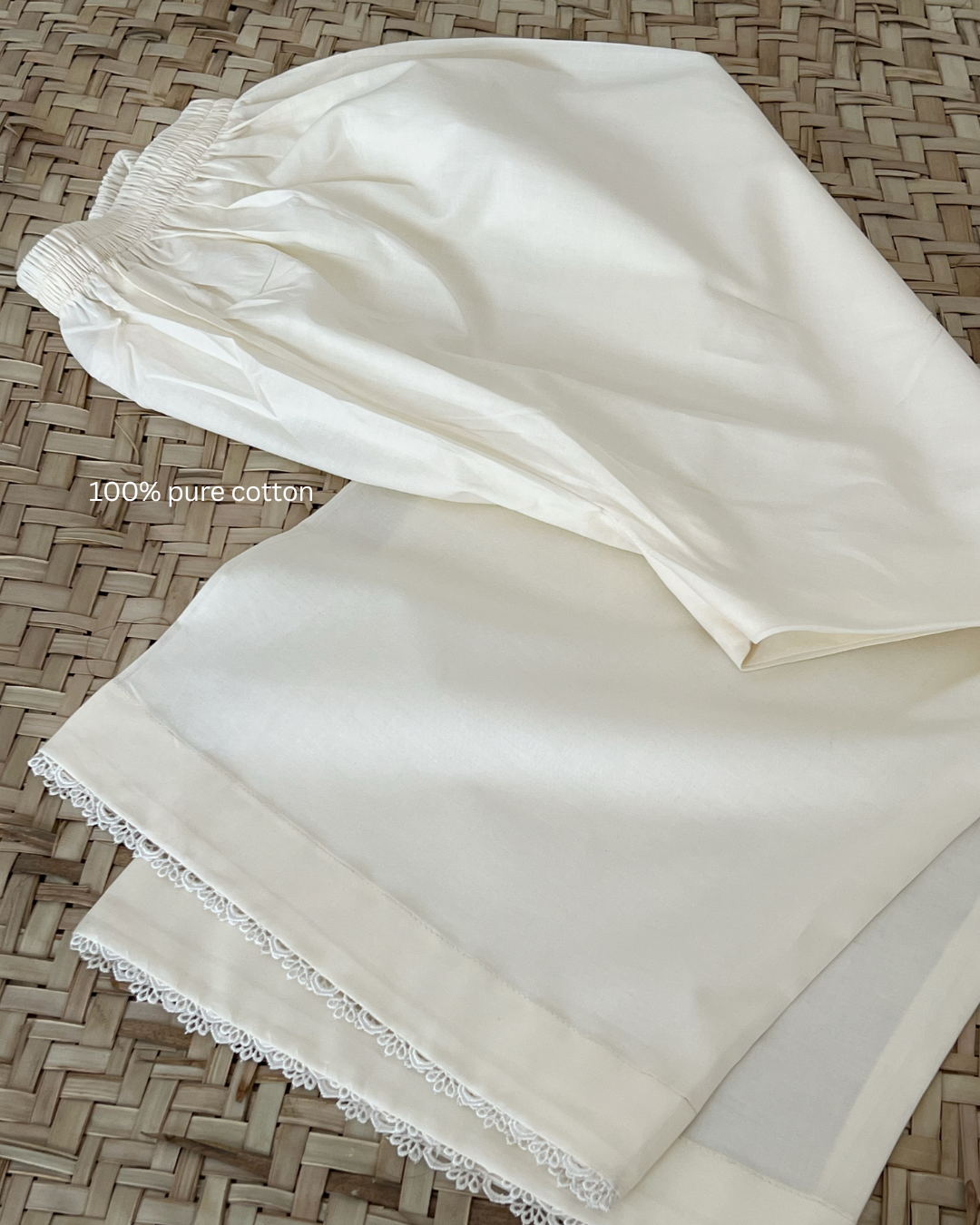 Oﬀ white Cotton Trouser